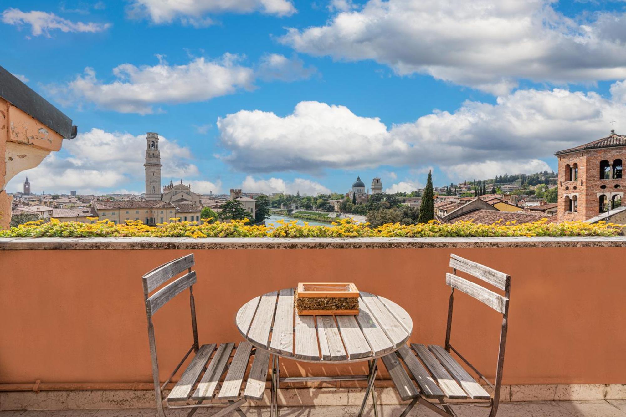 Residenza Ponte Pietra - Domus Verona — Foto 1